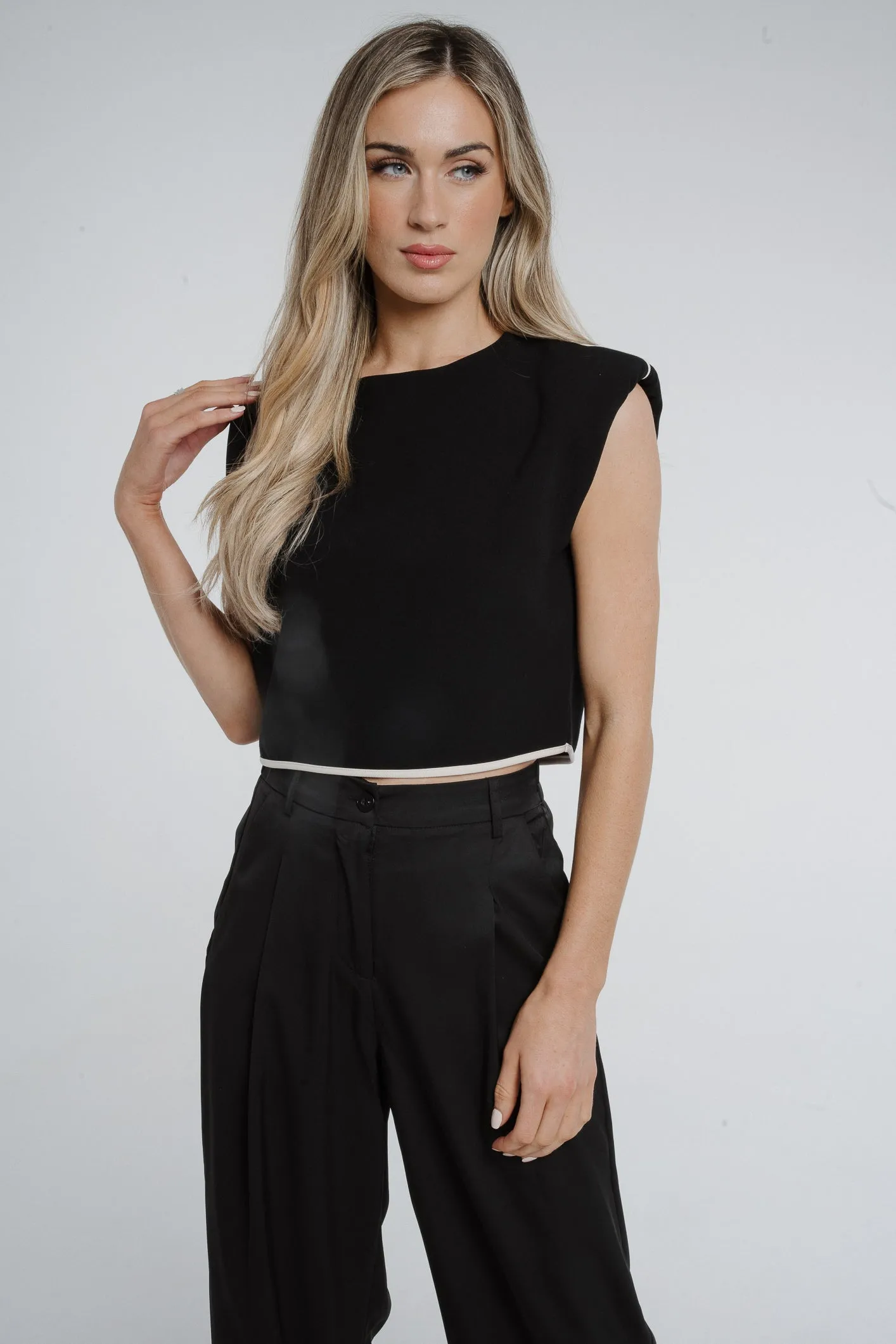 Alana Piped Sleeveless Top In Black