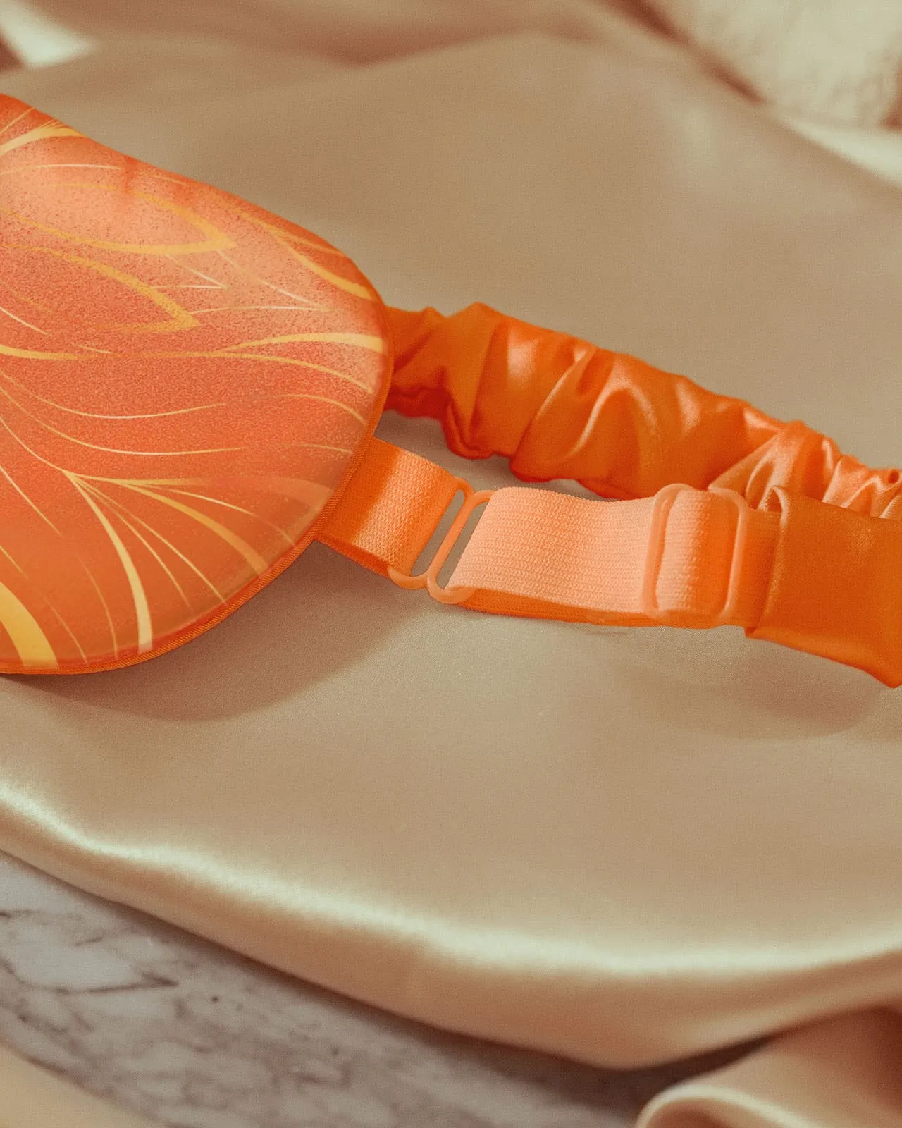 FEELITS Royal Mulberry Hyaluronic Acid-Infused Silk. Natural Beauty 3D Contour Eye Mask- Aurora Series