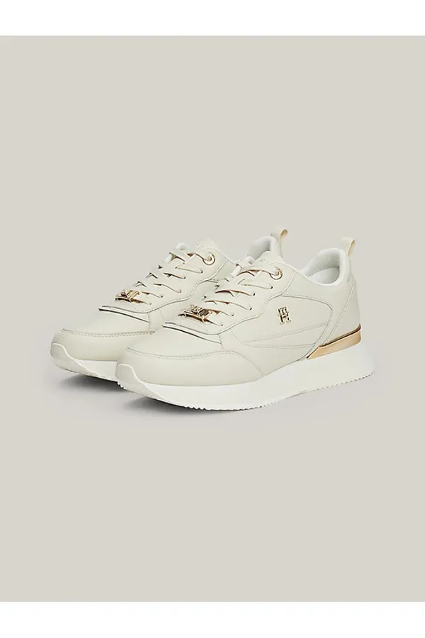 FEMININE RUNNER