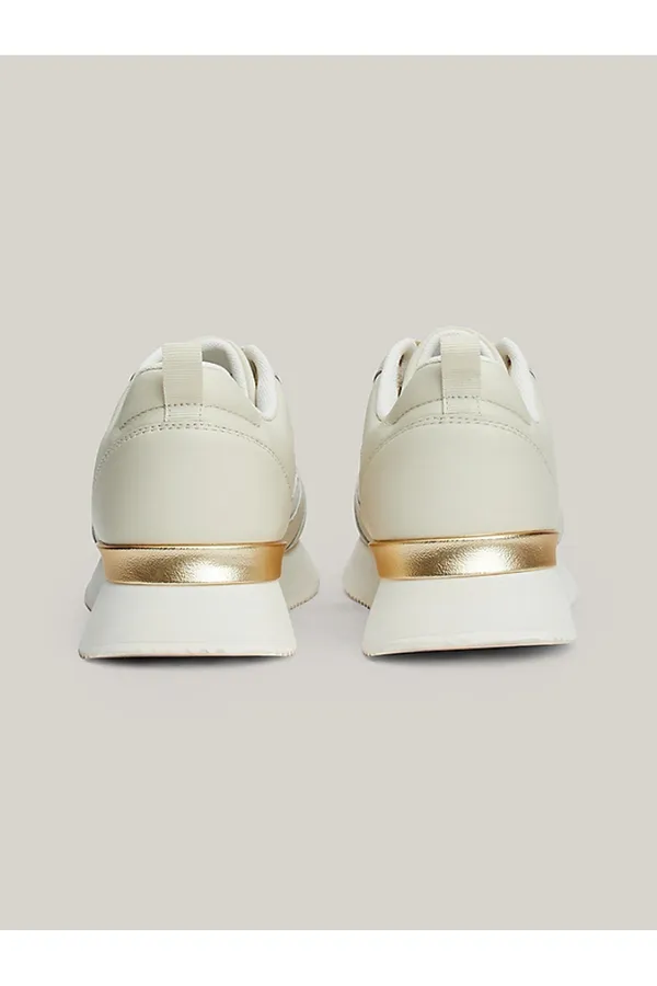 FEMININE RUNNER